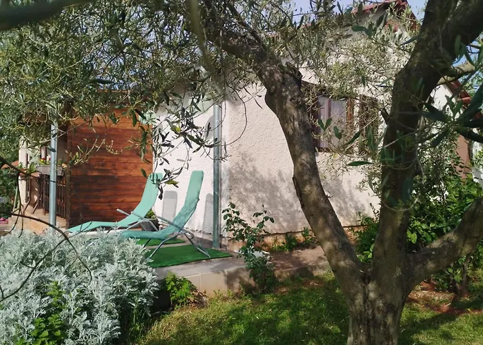 Nyaraló House *