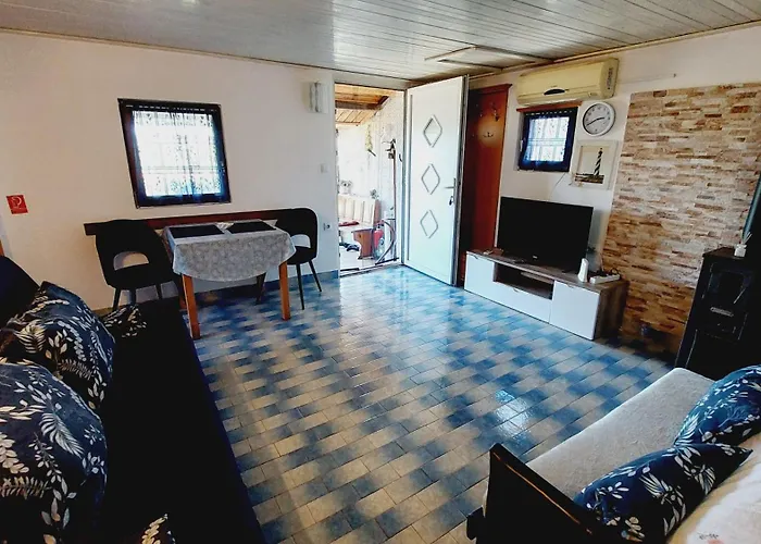 Nyaraló House
